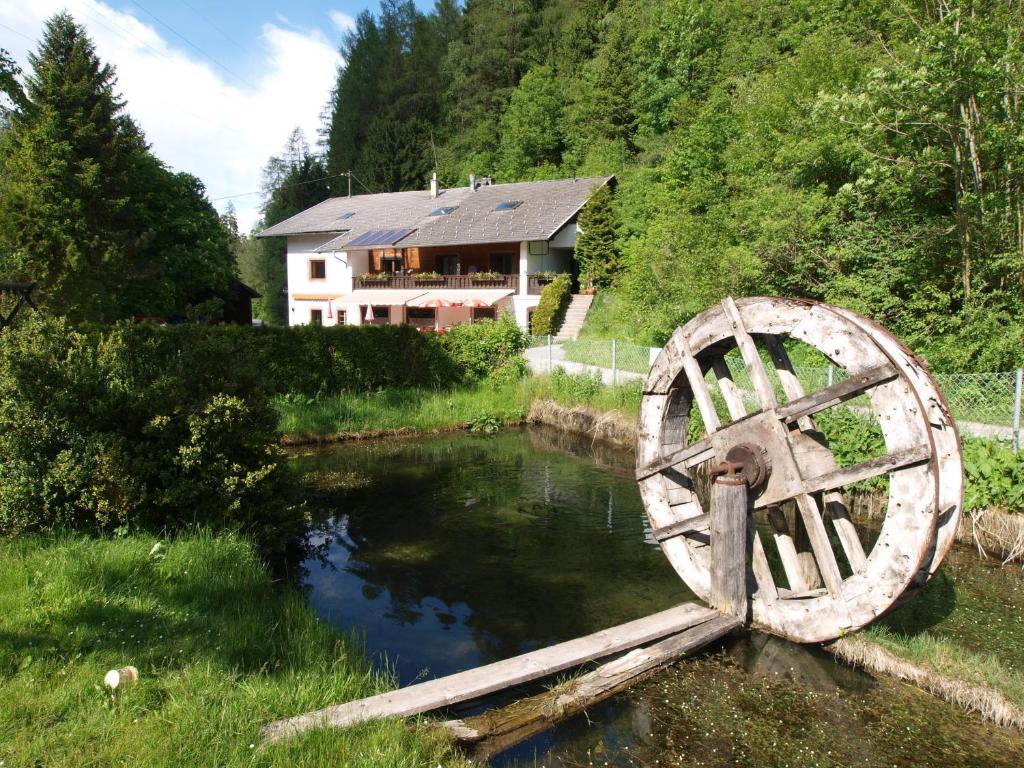 Gasthof Kirchbrücke Mieders Exterior foto